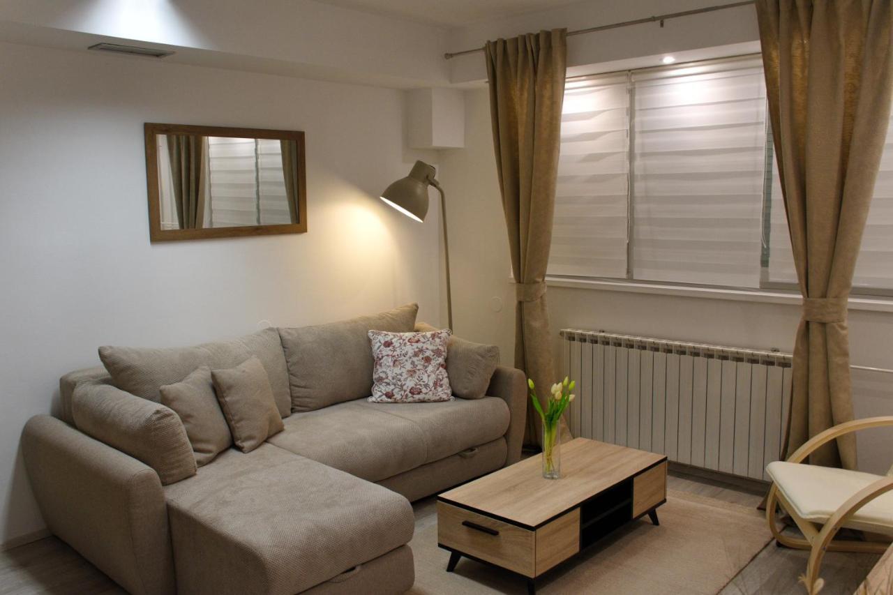 Apartment Anna - Free Pickup From Or Dropoff To Zagreb Airport At Any Time, Please Give Three Days Advance Notice - Long-Term Parking With Airport Transport Possibility Velika Gorica Dış mekan fotoğraf
